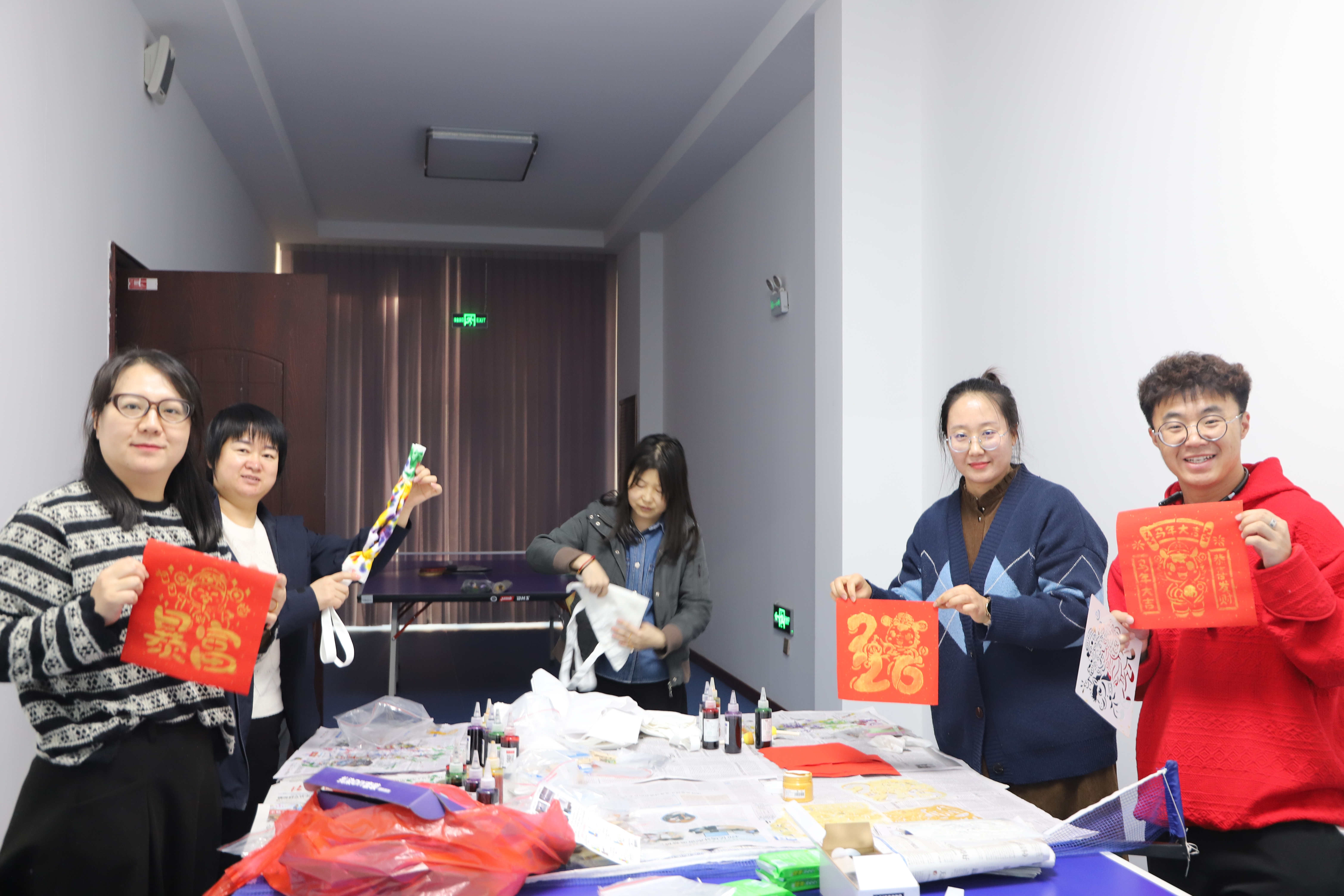 �Ǿ�ӭ�����³� ���ľ����׻��¡�����������������Ժ����ίԱ��ٰ�Ԫ������